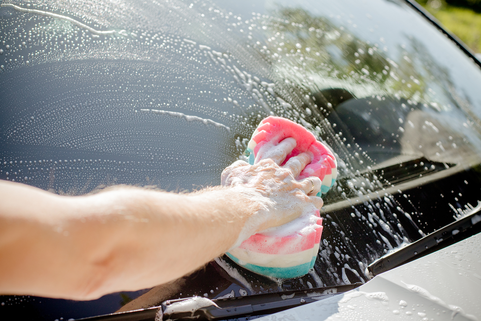 How to clean car windows